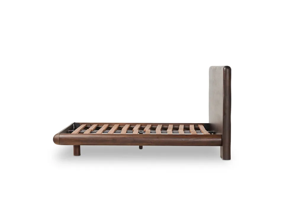 Кровать Weatley из массива дерева 3